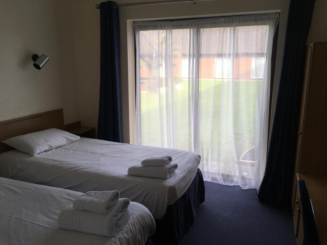 The Abbey Hotel And Conference Centre Minster-on-Sea エクステリア 写真
