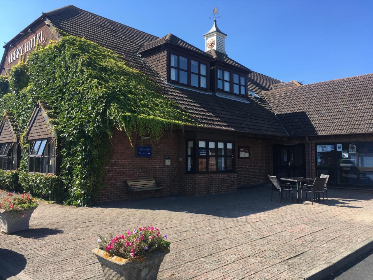 The Abbey Hotel And Conference Centre Minster-on-Sea エクステリア 写真